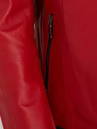 Красная кожаная куртка